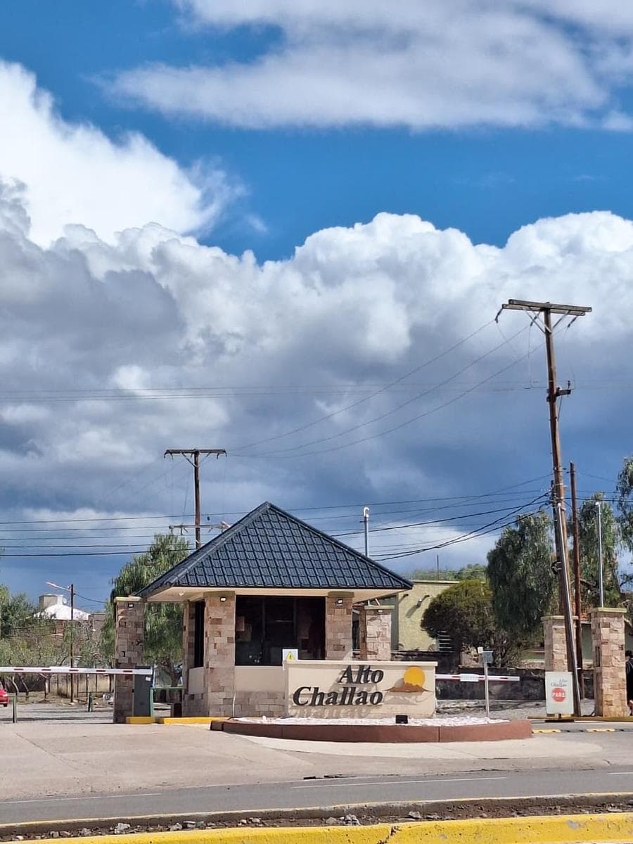 Venta de terreno en el Barrio Alto Challao
