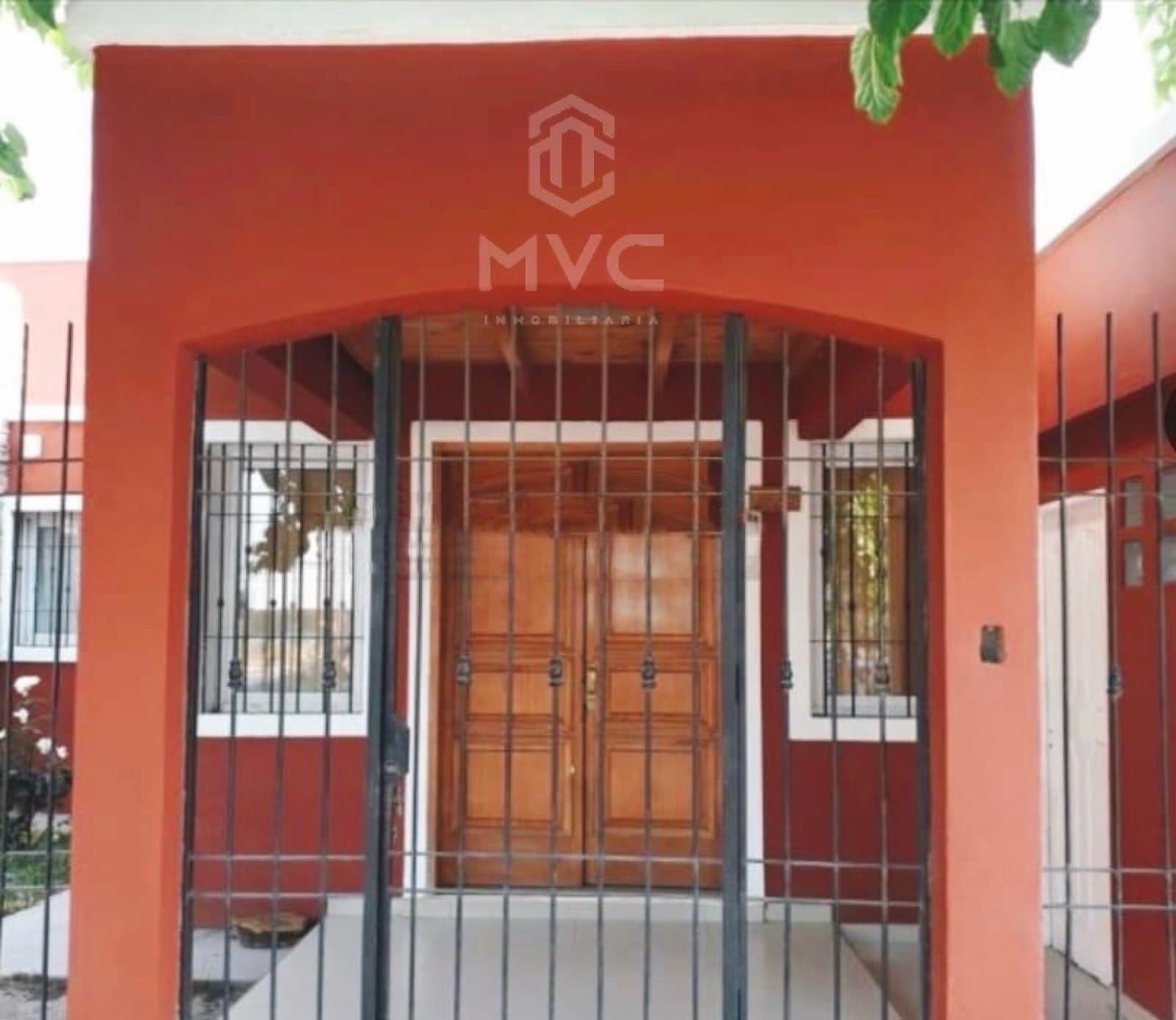 Se vende casa, 4 dorm, 4 baños, Lujan De Cuyo.